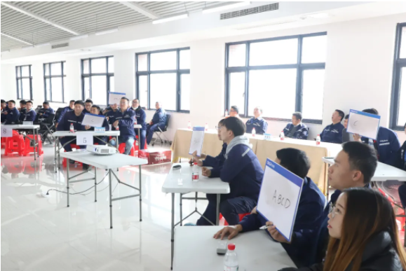 抓安全 夯基礎丨西部產(chǎn)業(yè)基地舉行“三年行動”安全知識競賽