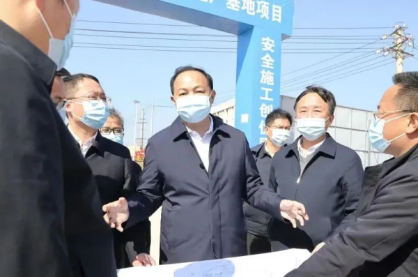 長(zhǎng)沙市委副書記、市長(zhǎng)鄭建新春節(jié)開工調(diào)研中偉股份全球研發(fā)基地