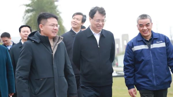 成績突飛猛進 | 時隔兩年，貴州省副省長郭錫文再訪中偉